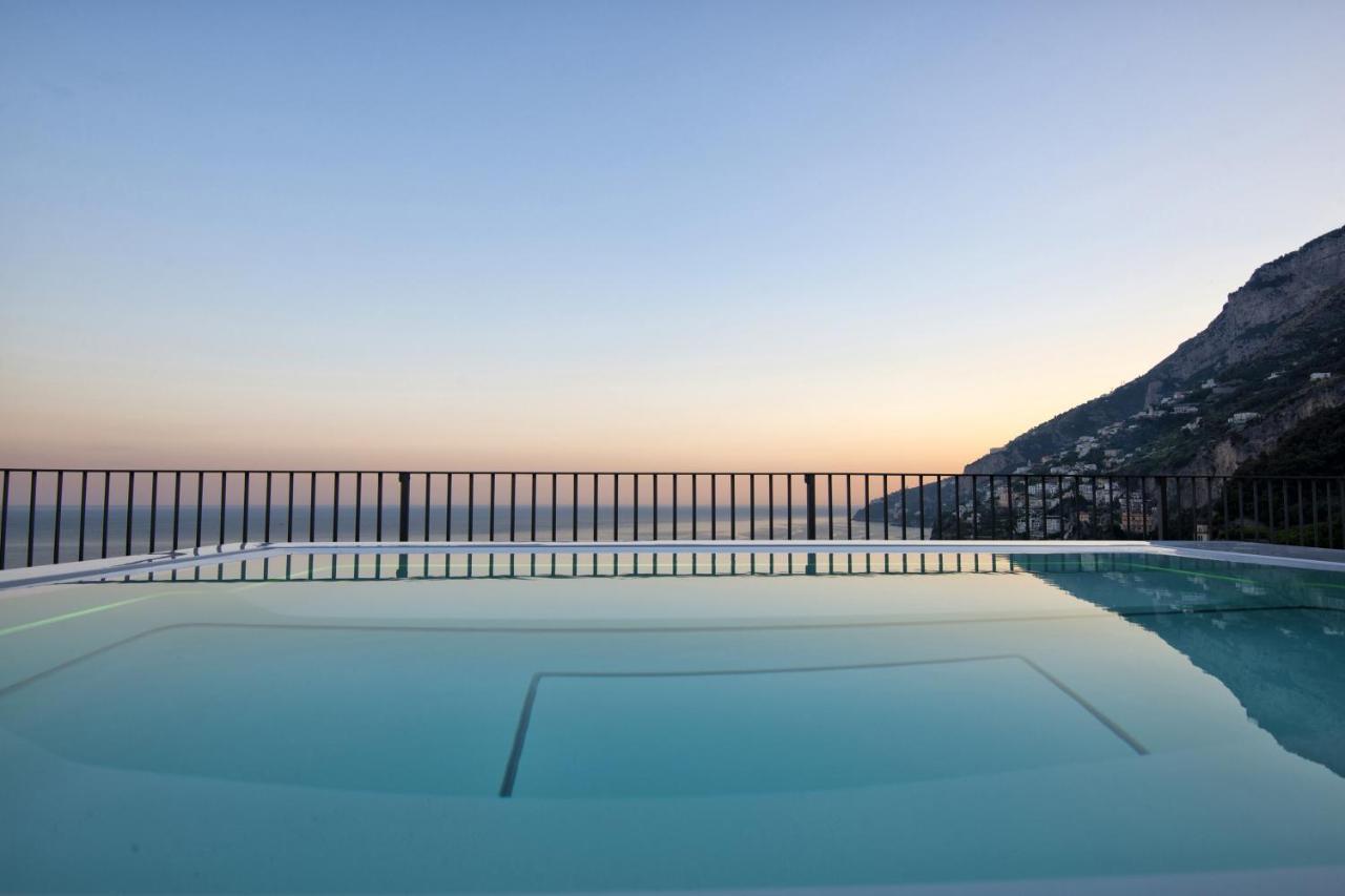 Amore Rentals - Palazzo Della Storia Amalfi Exterior foto
